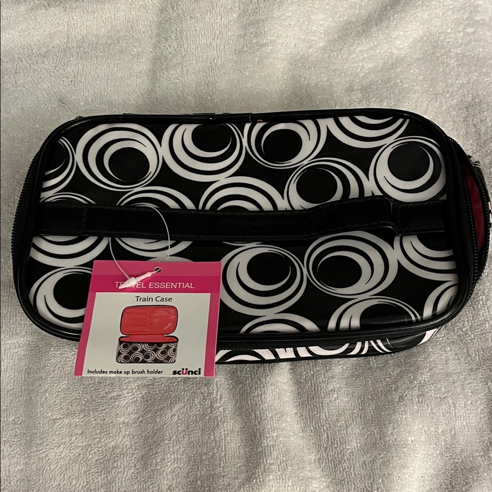 Black and White Swirl Travel Train Case